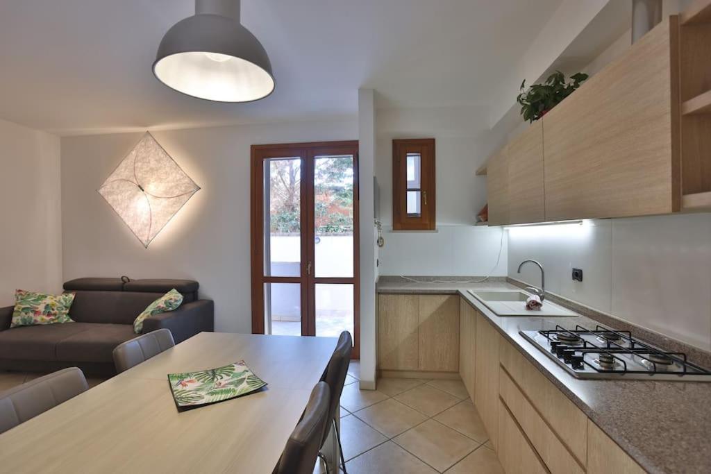 דירות לצ'ה Casa Guglielmi מראה חיצוני תמונה